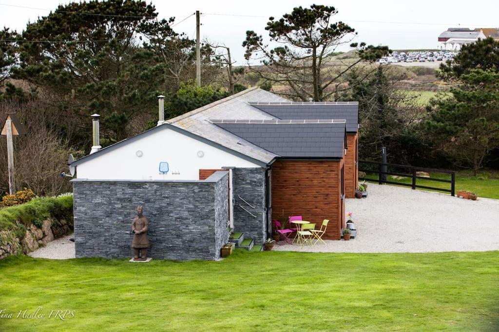 2 Bedroom Cottage Sleeps 4, With Pool Use, Sennen Zewnętrze zdjęcie