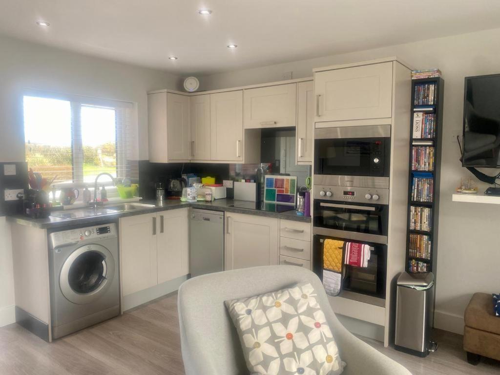 2 Bedroom Cottage Sleeps 4, With Pool Use, Sennen Zewnętrze zdjęcie