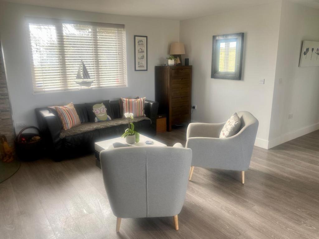 2 Bedroom Cottage Sleeps 4, With Pool Use, Sennen Zewnętrze zdjęcie