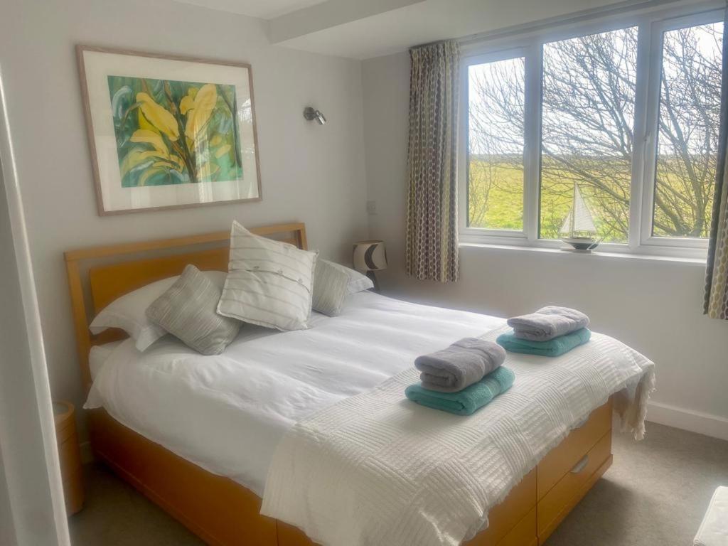2 Bedroom Cottage Sleeps 4, With Pool Use, Sennen Zewnętrze zdjęcie
