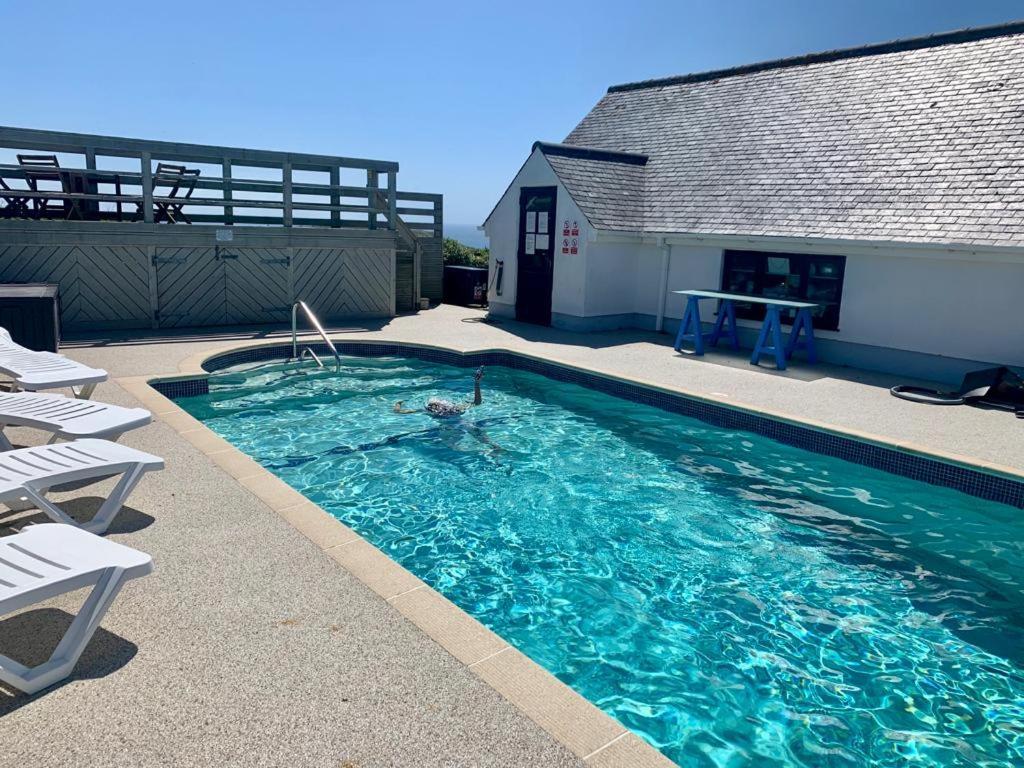 2 Bedroom Cottage Sleeps 4, With Pool Use, Sennen Zewnętrze zdjęcie